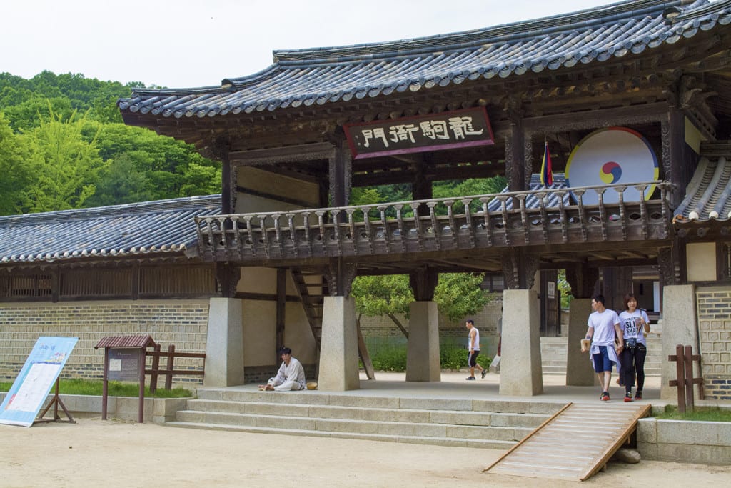 A dong-heon, or main office building, of the provincial government complex in the Korean Folk Village. The dong-heon was where the governor performed his duties as administrator. (CHRISTOPHER CAMERON / THE STATESMAN)