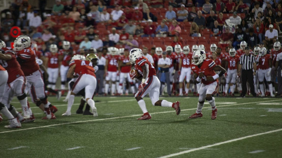 White carries Seawolves to bounce-back victory