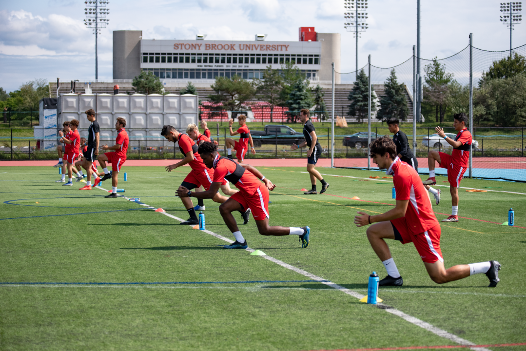 The mens soccer team practicing in the fall of 2020. BRIANNE LEDDA/THE STATESMAN