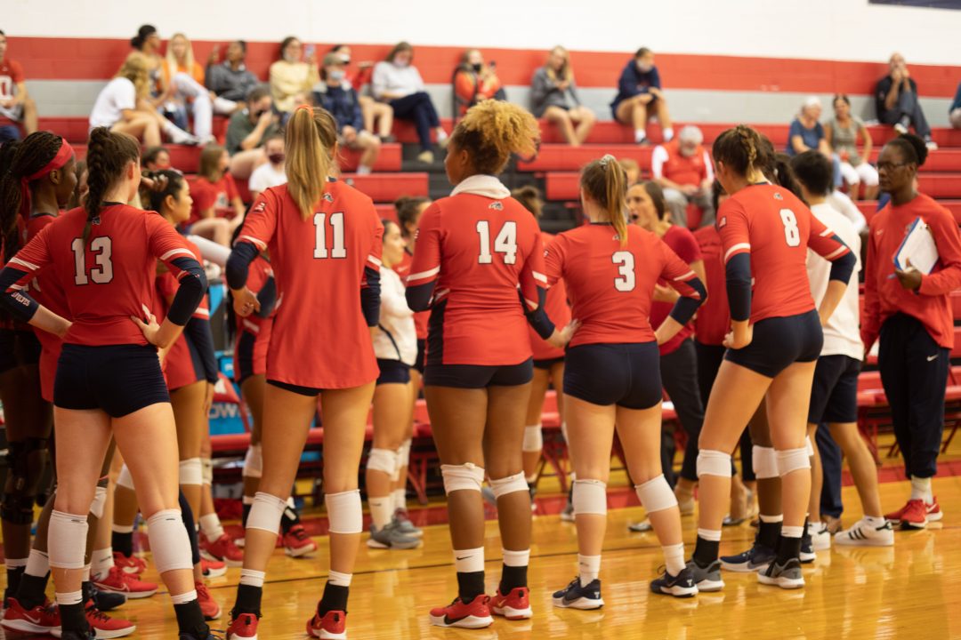 The womens volleyball team in a game against  NJIT on Oct. 15.  JOCELYN CRUZ / THE STATESMAN 