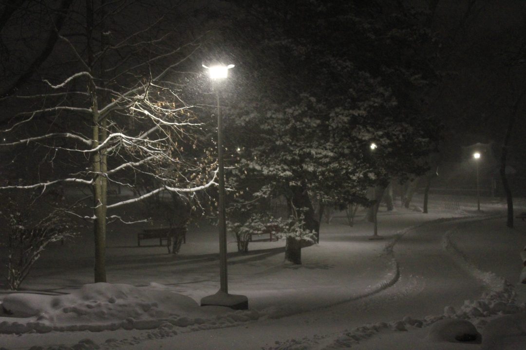 Tabler Community covered in snow at night on Jan. 28. KAT PROCACCI/THE STATESMAN