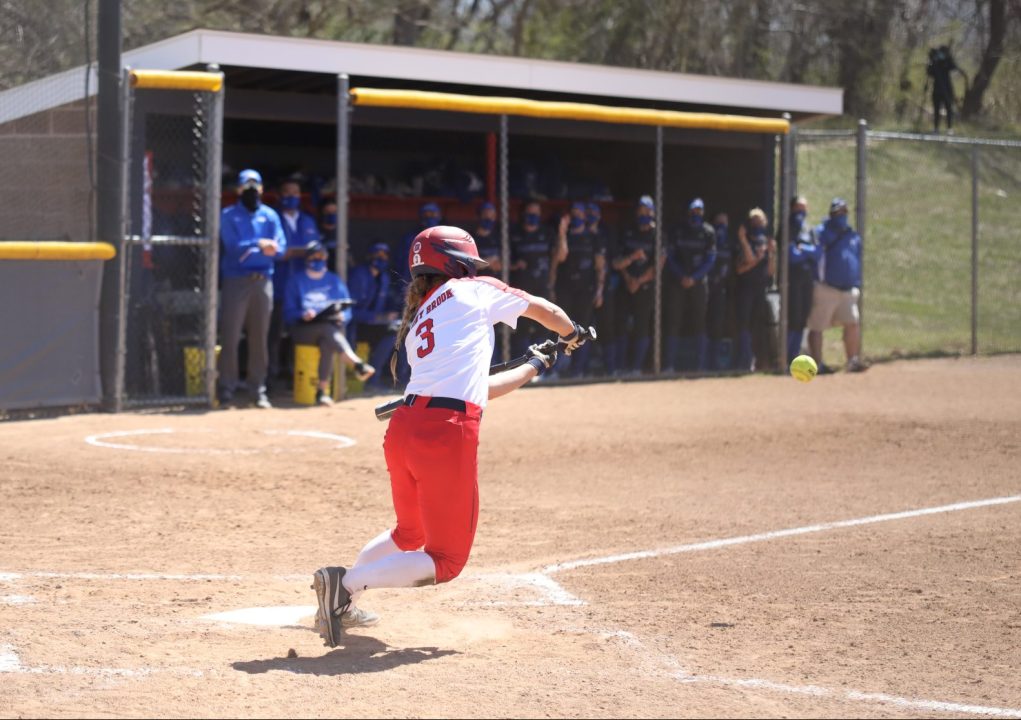 Outfielder Shauna Nuss up to bat in the game against Hofstra on April 6, 2021. STEPHANIE MACH/THE STATESMAN