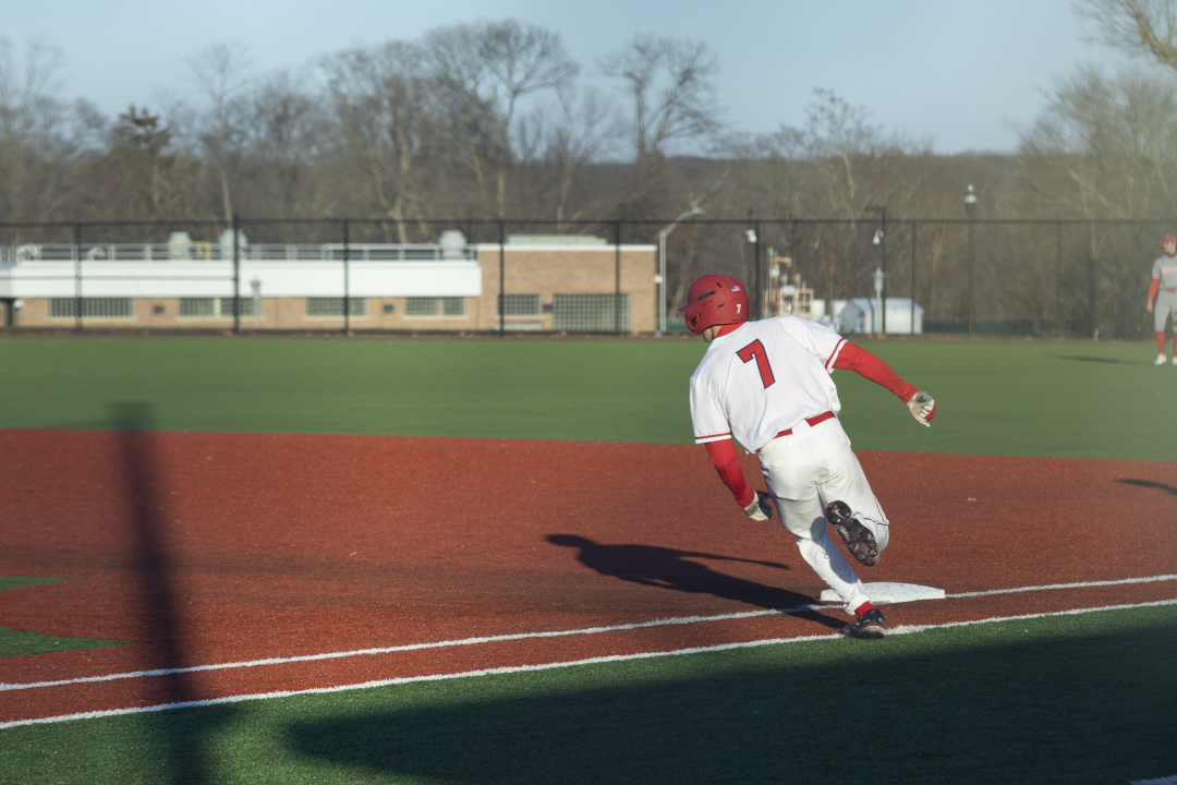 Fox running the bases in the Sacred Heart game on March 2.ETHAN TAM/THE STATESMAN