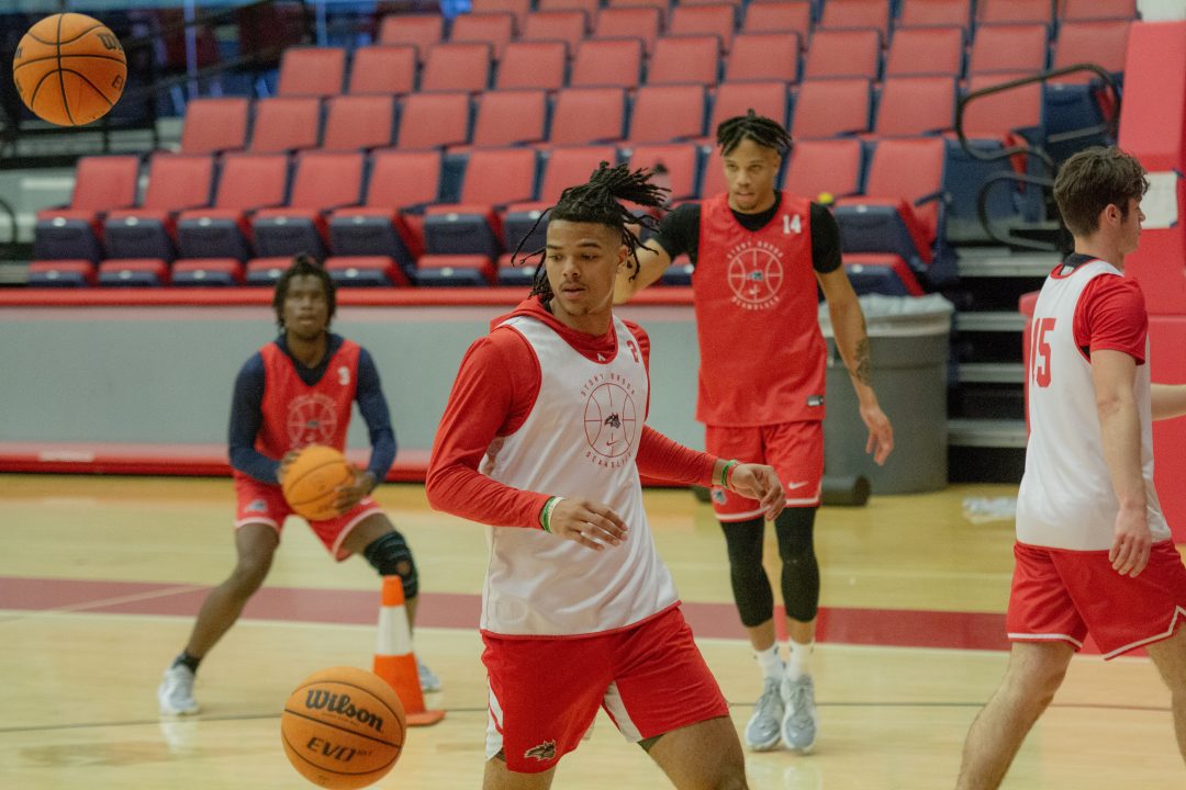 Frankie Policelli, Tyler Stephenson-Moore, Toby Onyekonwu, and Andrew Heiden during their practice on Nov 4. The Seawolves look to prove the doubters wrong in their 2022-23 campaign. CAMRON WANG/THE STATESMAN