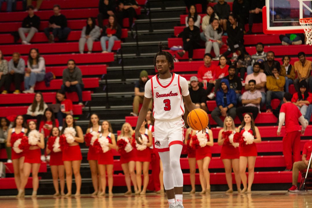 Guard Toby Onyekonwu carrying the ball up the court in a game against Miami Hamilton on Friday, Nov. 11. Onyekonwu had the best game of his career on Tuesday, but the Stony Brook mens basketball team could not pull off another win. CAMRON WANG/THE STATESMAN