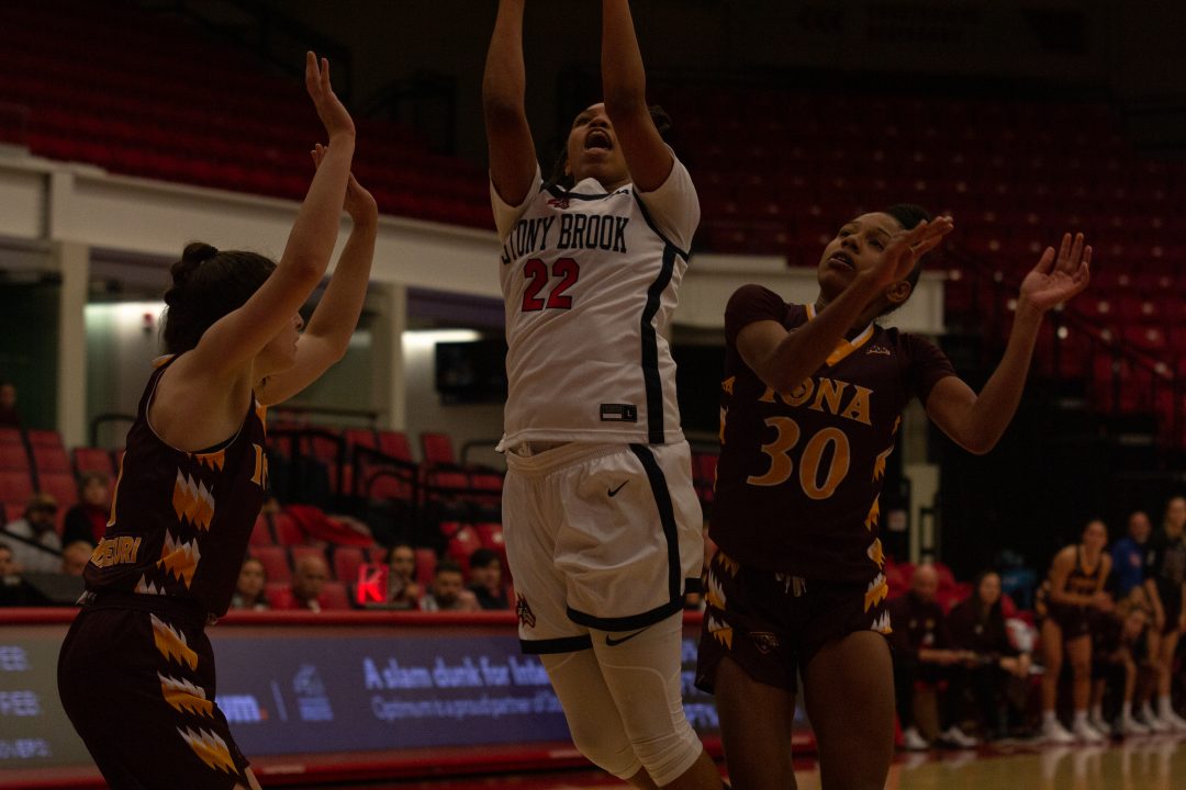 Forward Sherese Pittman going up for a layup against Iona on Monday, Nov. 14. Pittman averaged 18.5 points and nine rebounds in the Puerto Rico Clasico, leading her team to a sweep of the tournament. ONESUN JEONG/THE STATESMAN