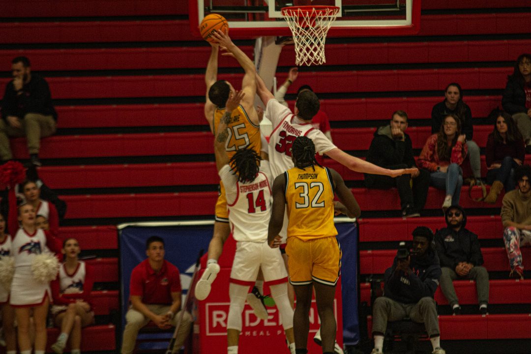 Guard Tyler Stephenson-Moore (14) and center Keenan Fitzmorris (32) protecting the rim against Towson on Saturday, Jan. 7. The Stony Brook mens basketball team had a tough night defensively in a loss to Towson. BRITTNEY DIETZ/THE STATESMAN