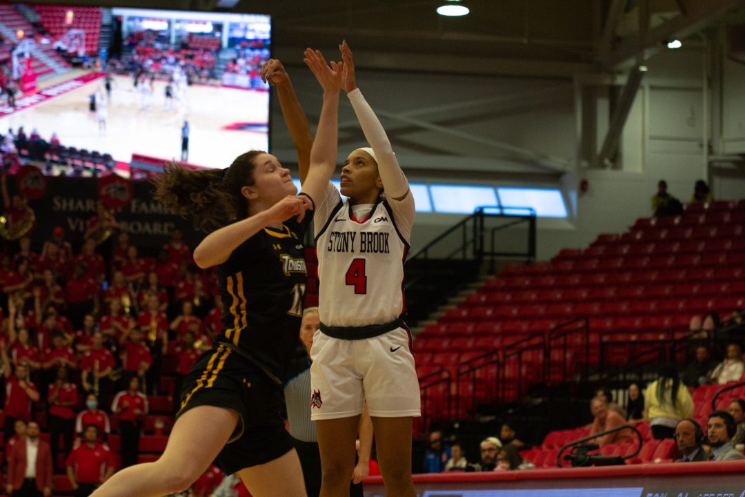Guard Annie Warren putting up a contested shot against Drexel on Sunday, Feb. 5. Warren broke the Stony Brook womens basketball teams three-point record on Thursday at Northeastern in the Seawolves loss. VIKRAM SETHI/THE STATESMAN