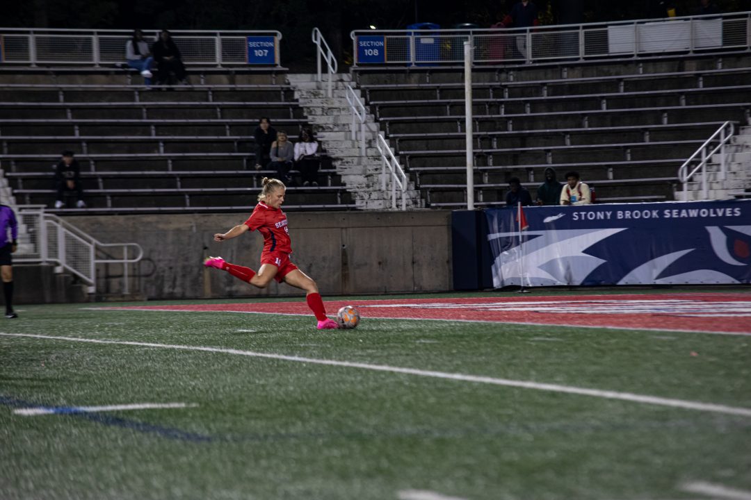 Midfielder Linn Beck attempts a penalty kick against Drexel on Thursday, Oct. 12. Beck scored her fourth goal of the season on this play. BRITTNEY DIETZ/THE STATESMAN
