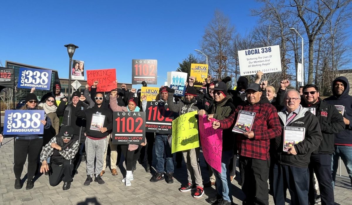 Retail, Wholesale and Department Store Union (RWDSU) members rallying outside of Stony Brook Medical Center on Dec. 14. PHOTO COURTESY OF RWDSU